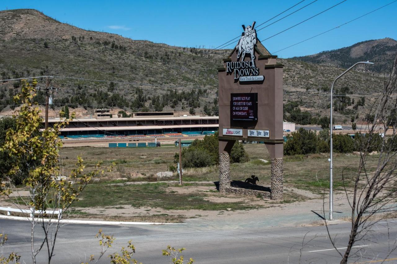 Apache Village 7, Queen Bed, Midtown, Sleeps 2 Ruidoso Exterior photo